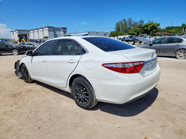 2015 TOYOTA CAMRY