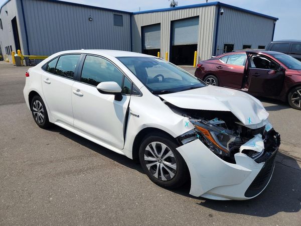 2021 TOYOTA COROLLA LE