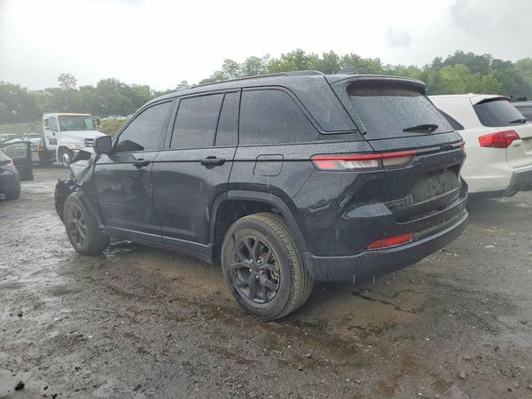 2024 JEEP GRAND CHEROKEE Laredo