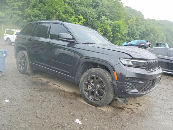 2024 JEEP GRAND CHEROKEE Laredo