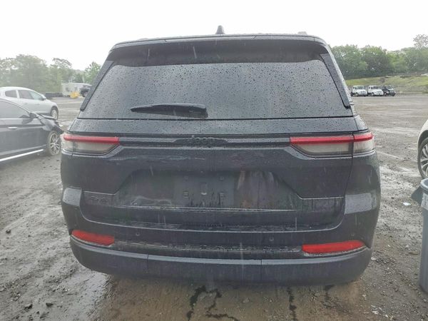 2024 JEEP GRAND CHEROKEE Laredo