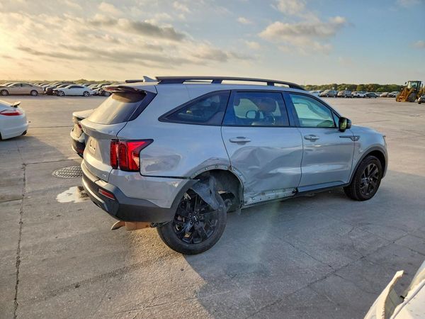 2023 KIA SORENTO S