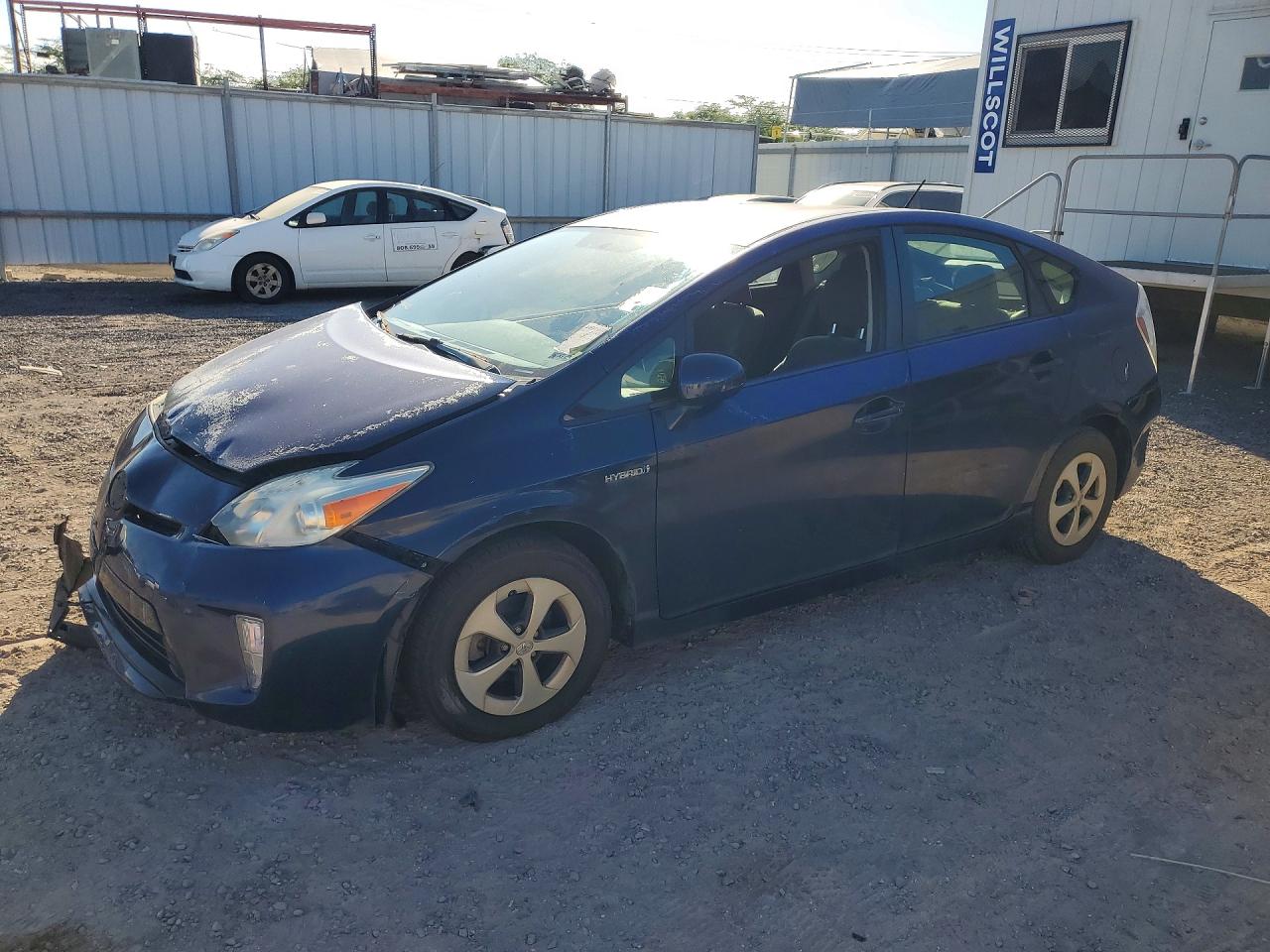 2013 TOYOTA PRIUS — Front 3/4