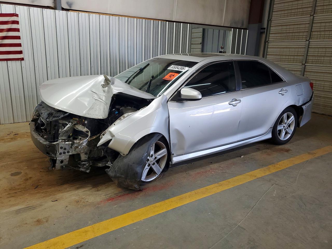 2012 TOYOTA CAMRY — Front 3/4