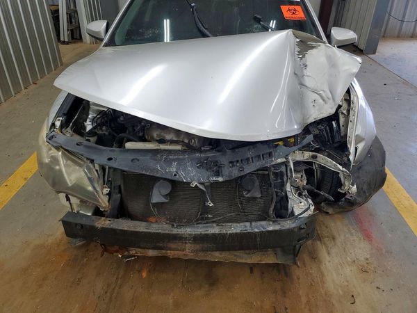 2012 TOYOTA CAMRY — Engine bay