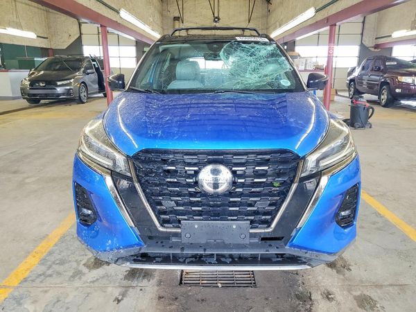 2021 NISSAN KICKS SR