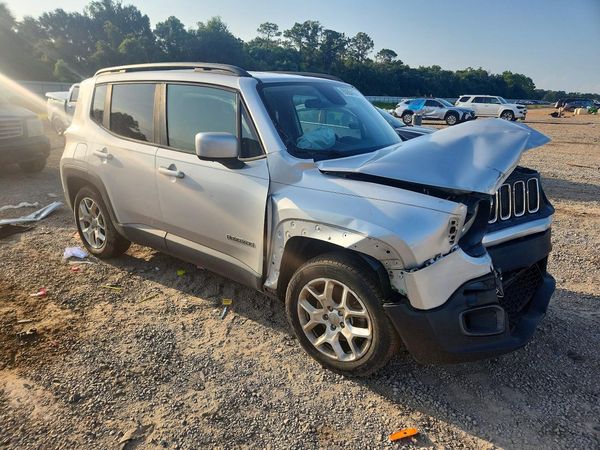 2018 JEEP RENEGADE — Passenger 3/4