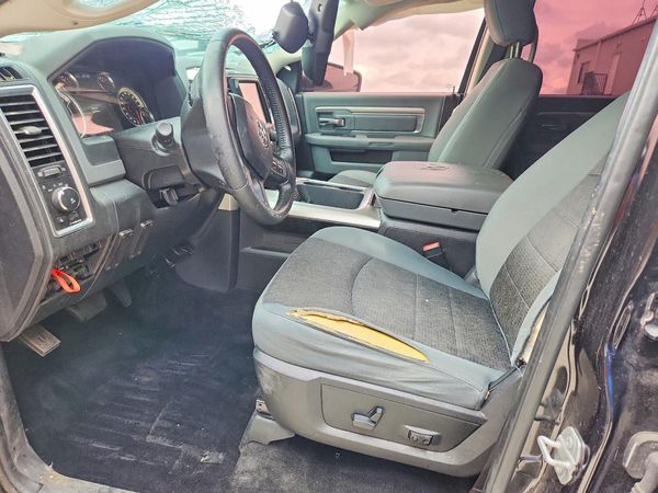 2017 RAM 1500 SLT CREW CAB 4X4