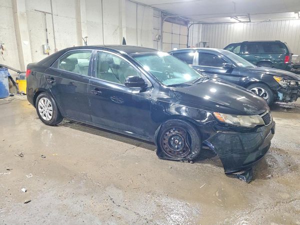 2013 KIA FORTE