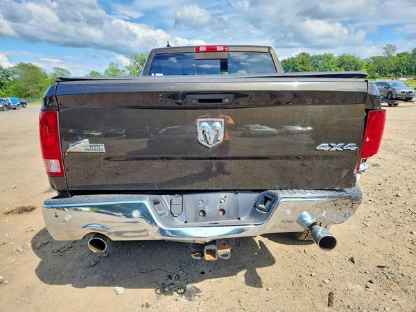 2014 RAM 1500 SLT CREW CAB 4X4