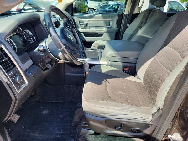 2014 RAM 1500 SLT CREW CAB 4X4