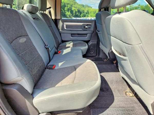 2014 RAM 1500 SLT CREW CAB 4X4