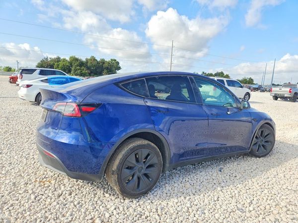 2025 TESLA MODEL Y