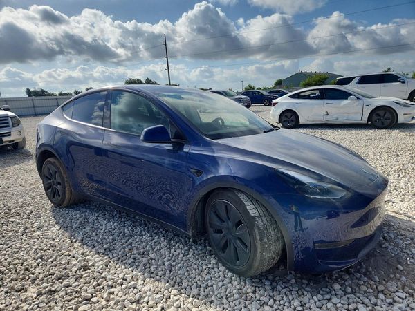 2025 TESLA MODEL Y