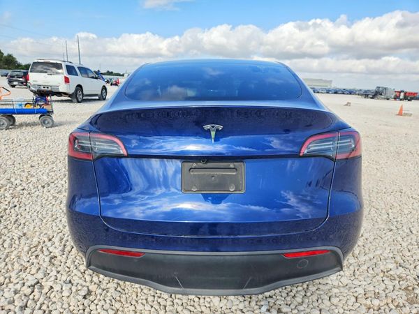 2025 TESLA MODEL Y