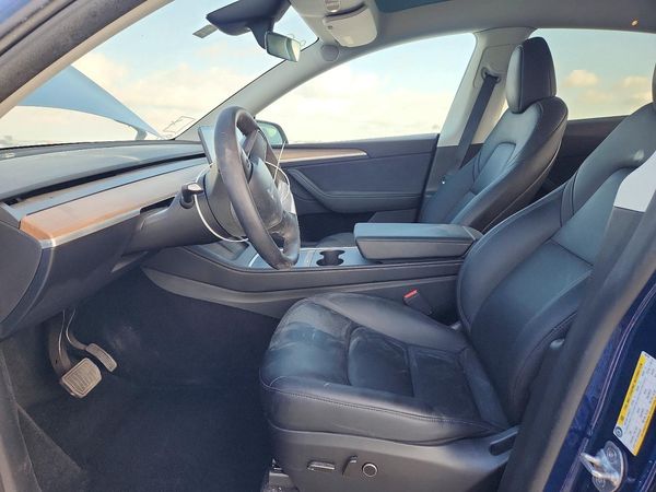 2025 TESLA MODEL Y