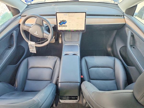 2025 TESLA MODEL Y