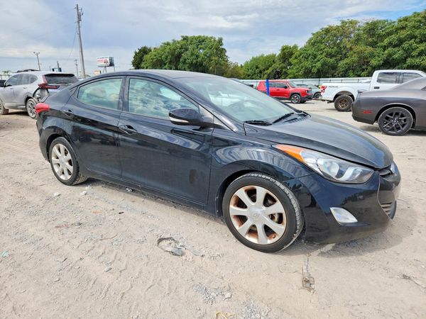 2013 HYUNDAI ELANTRA