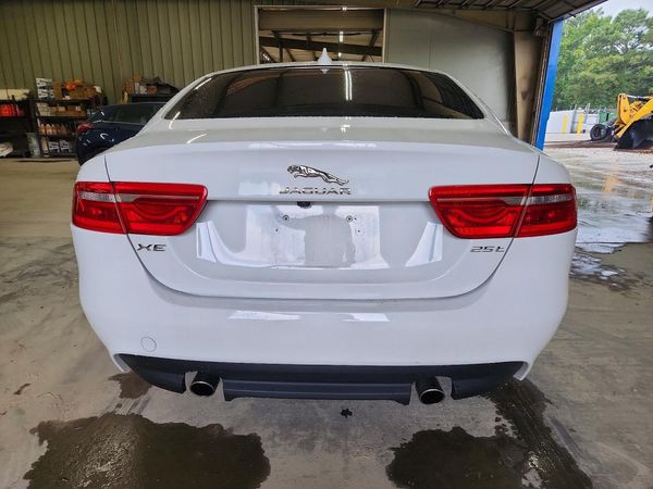 2018 JAGUAR XE