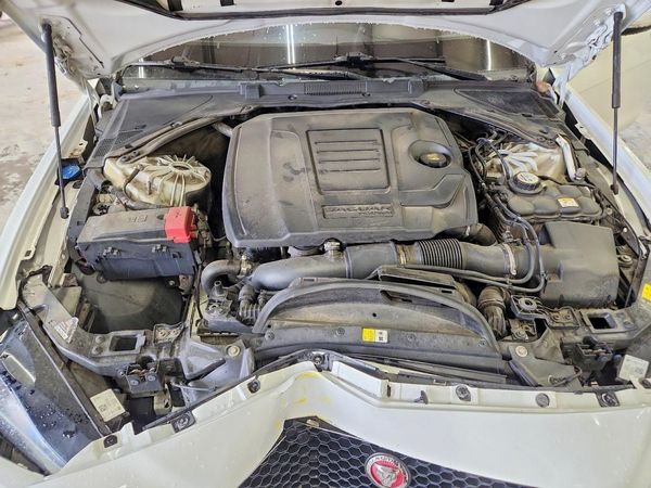 2018 JAGUAR XE