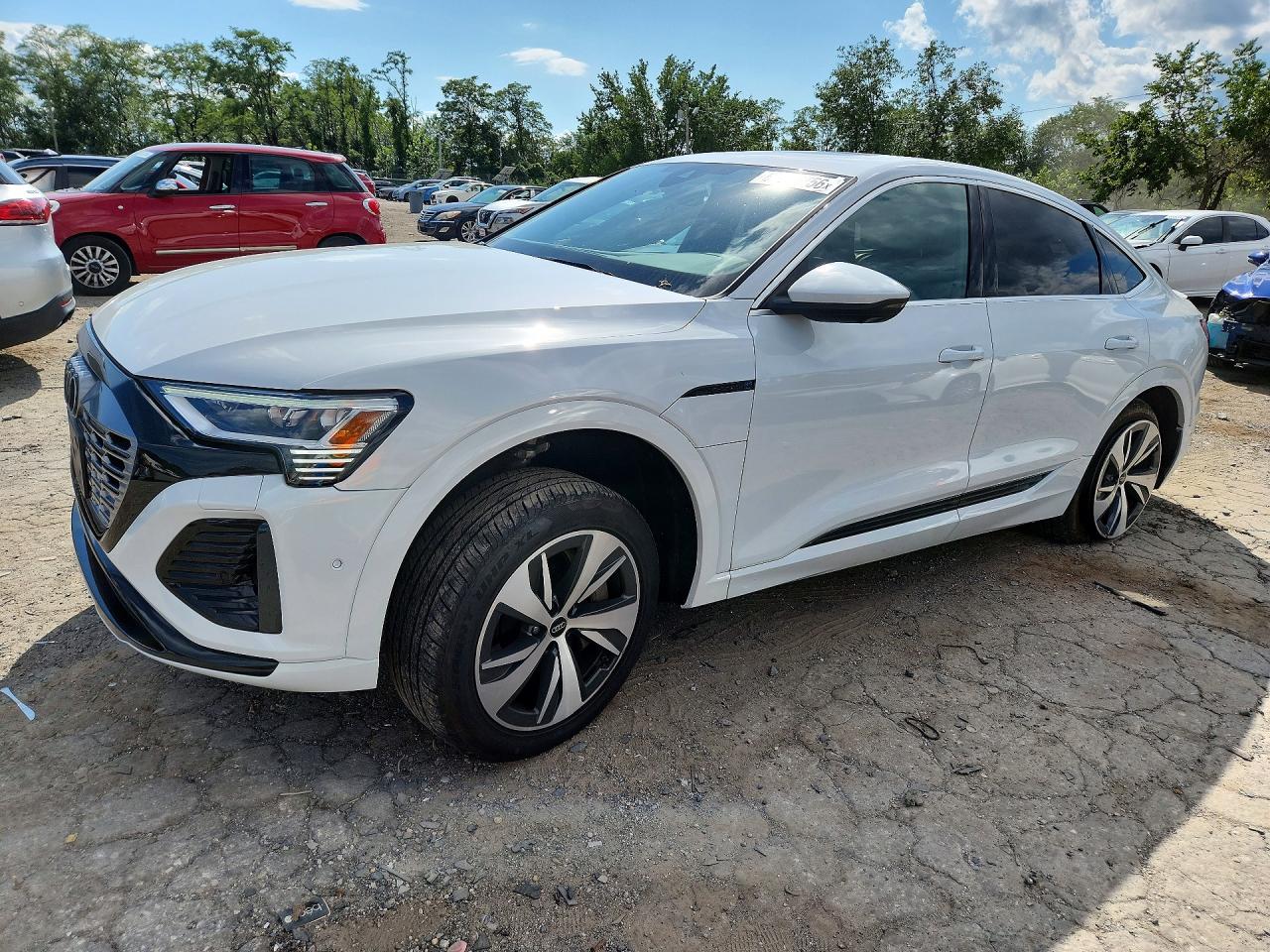 2024 AUDI Q8 E-TRON quattro Preminum Plus