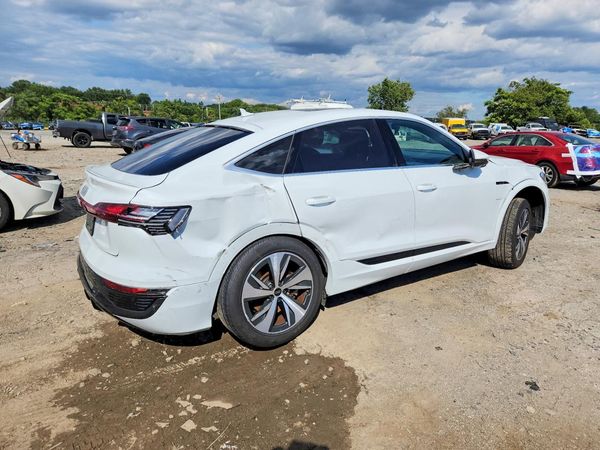 2024 AUDI Q8 E-TRON quattro Preminum Plus