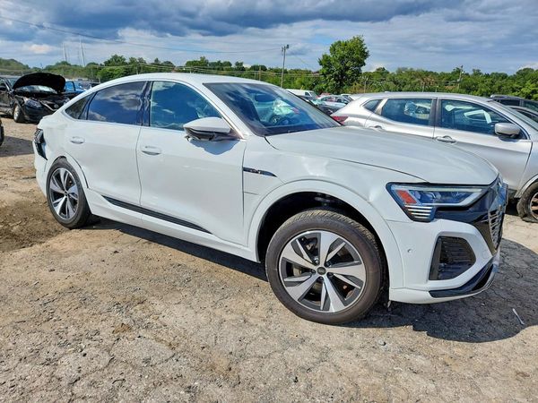 2024 AUDI Q8 E-TRON quattro Preminum Plus