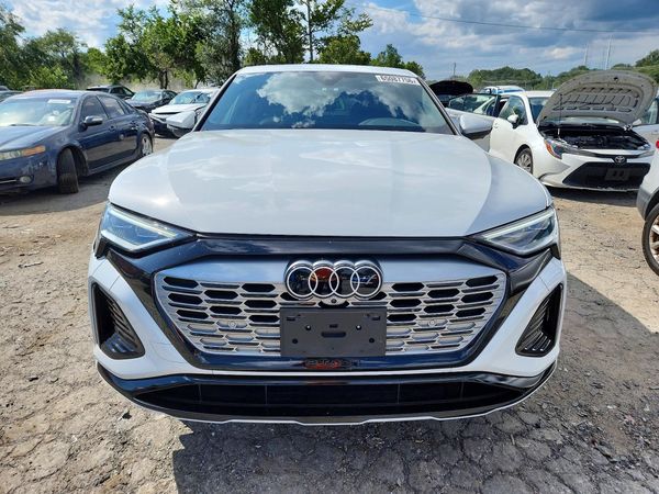 2024 AUDI Q8 E-TRON quattro Preminum Plus