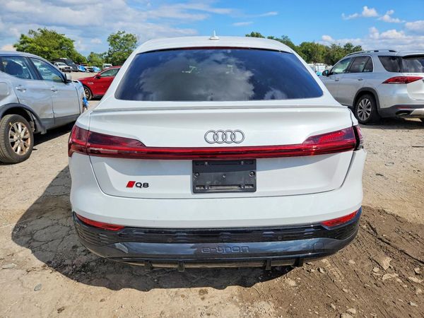 2024 AUDI Q8 E-TRON quattro Preminum Plus