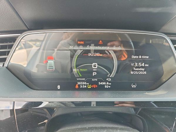 2024 AUDI Q8 E-TRON quattro Preminum Plus