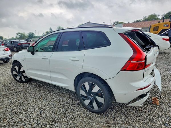 2025 VOLVO XC60 Plus Dark