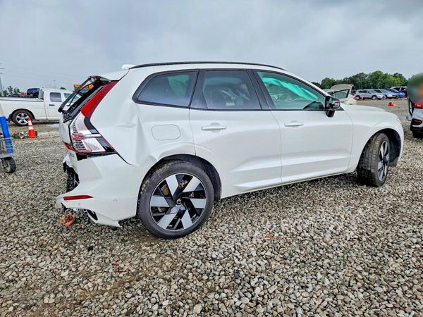 2025 VOLVO XC60 Plus Dark