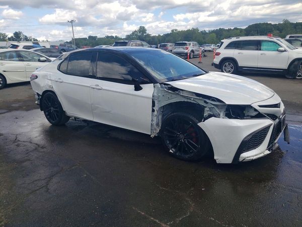2022 TOYOTA CAMRY XSE