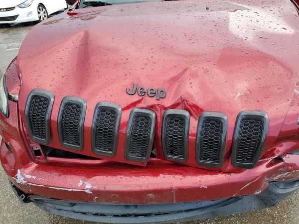 2014 JEEP GRAND CHER Latitude — Engine bay