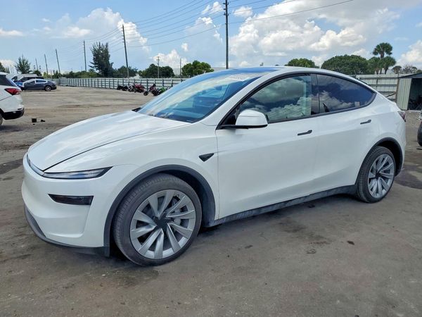 2026 TESLA MODEL Y