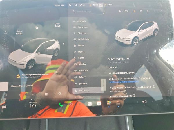 2026 TESLA MODEL Y