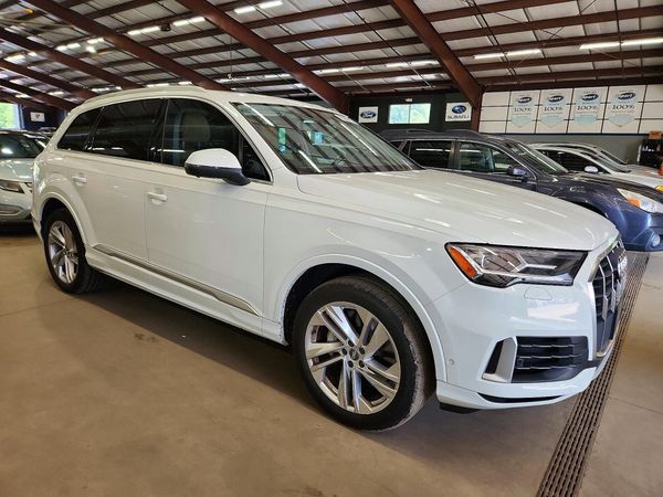 2020 AUDI Q7 quattro Premium Plus