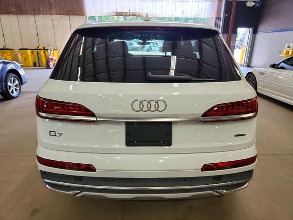 2020 AUDI Q7 quattro Premium Plus
