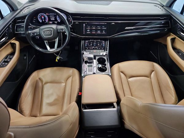 2020 AUDI Q7 quattro Premium Plus