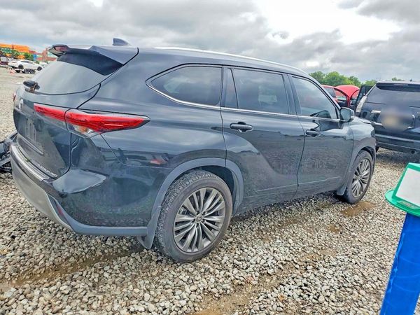 2020 TOYOTA HIGHLANDER Platinum