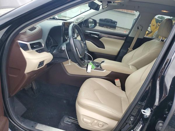 2020 TOYOTA HIGHLANDER Platinum