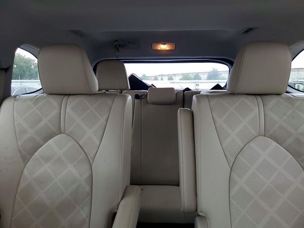 2020 TOYOTA HIGHLANDER Platinum