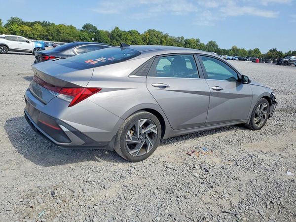 2024 HYUNDAI ELANTRA SEL w/ Convenience Pkg