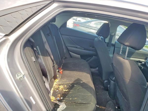 2024 HYUNDAI ELANTRA SEL w/ Convenience Pkg
