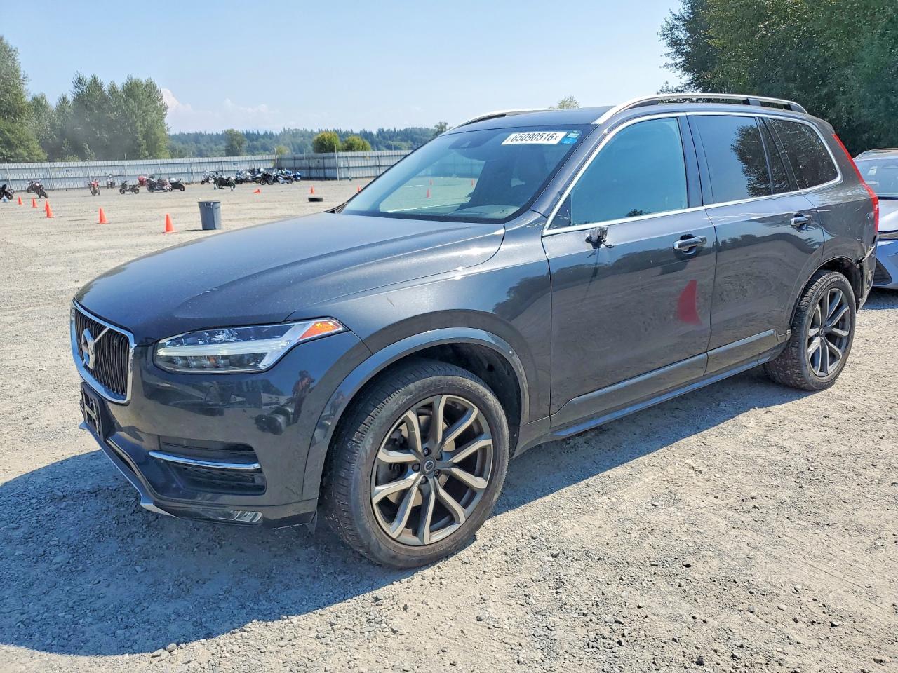 2017 VOLVO XC90 Momentum