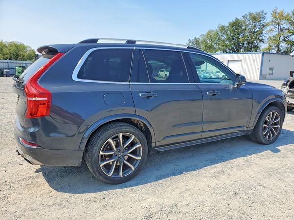 2017 VOLVO XC90 Momentum