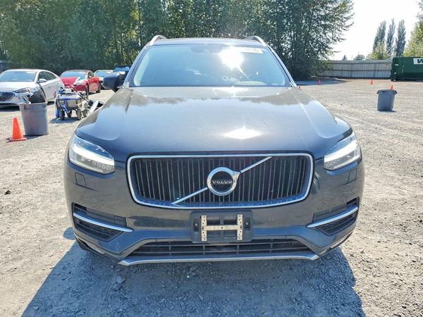 2017 VOLVO XC90 Momentum