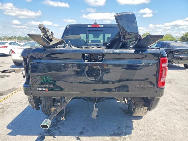 2024 RAM 1500 LARAMIE CREW CAB 4X4