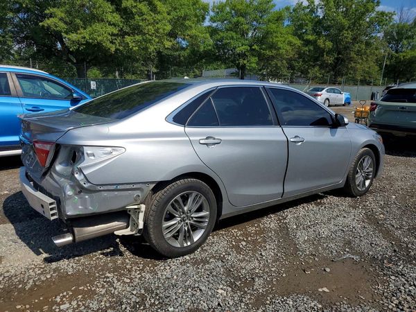 2016 TOYOTA CAMRY