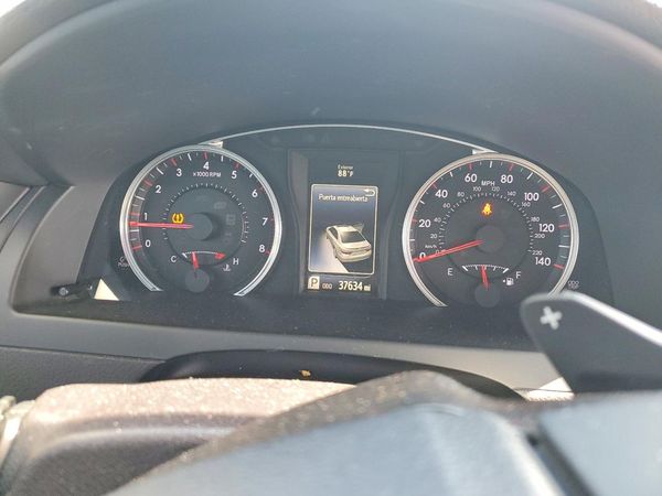 2016 TOYOTA CAMRY